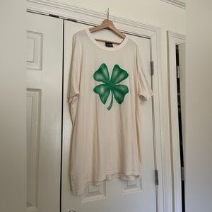 Big Bud Press off white tee with airbrushed four leaf clover NEW 6XL